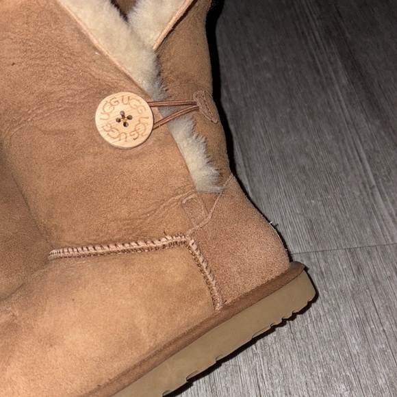 UGG Bailey buckle ankle boots tan suede w Cream sheepskin wool lining - Picture 5 of 12